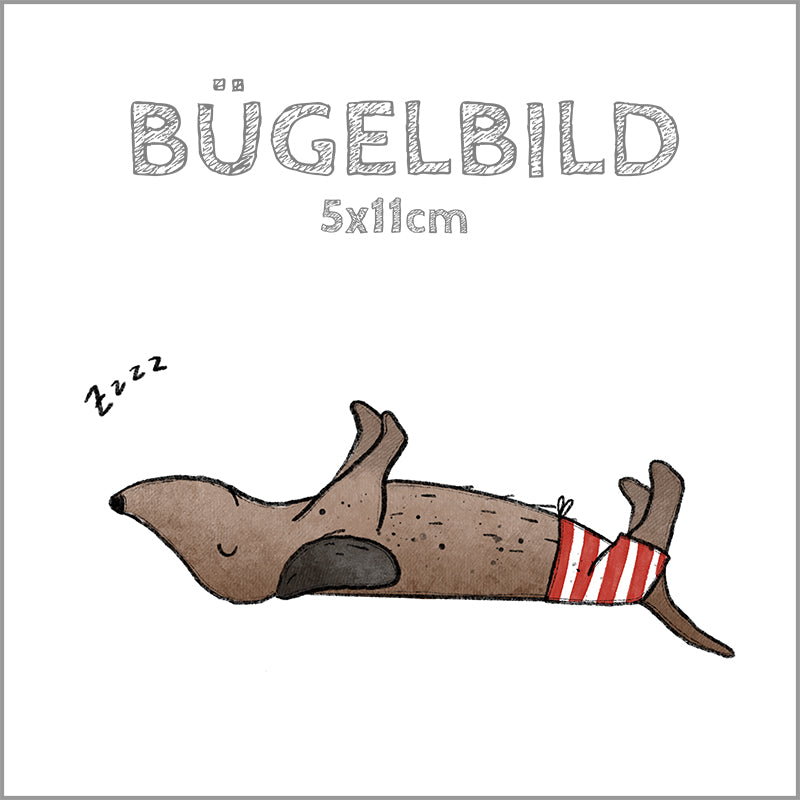 Bügelbild Dackel at the Beach – Siesta | 5x11cm