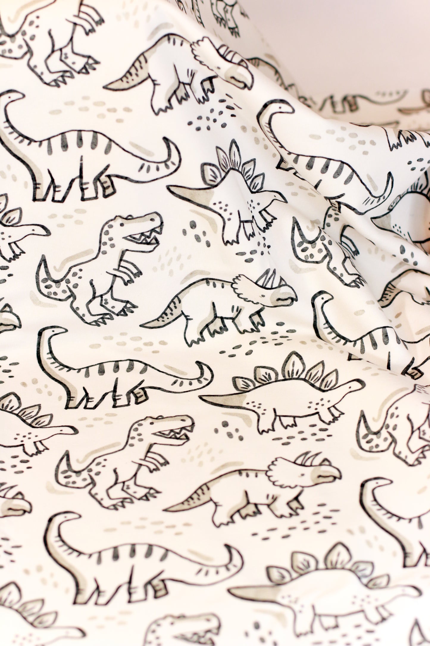 0.5m BIO French Terry Dinos ink *STOFFÜBERSICHT*