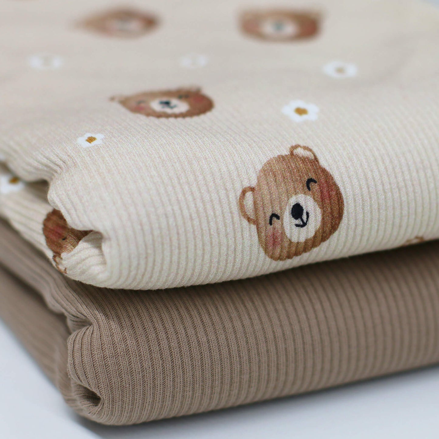 0.5m Ribjersey Blümchen-Bären beige