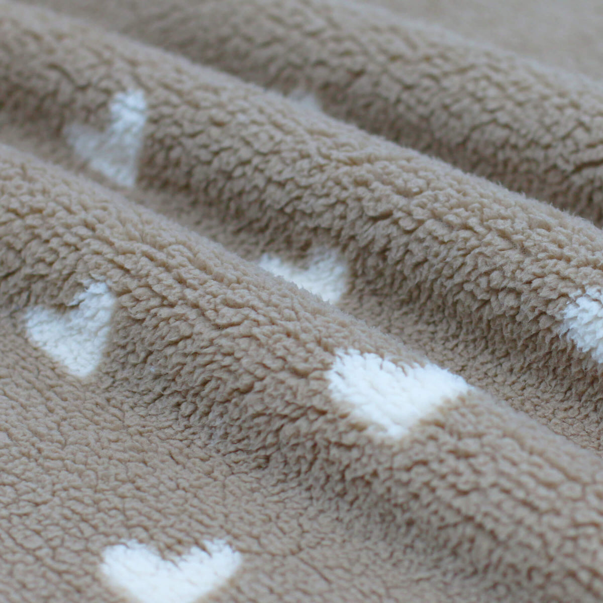 0.5m Teddystoff Herzen beige